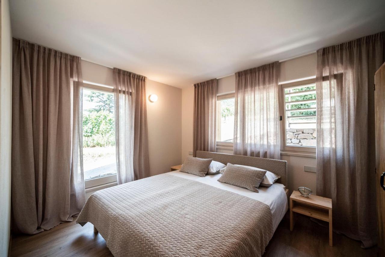 Apartamento Weingut Kornell - Schafferhaus Cosmas Und Zeder Terlano Exterior foto
